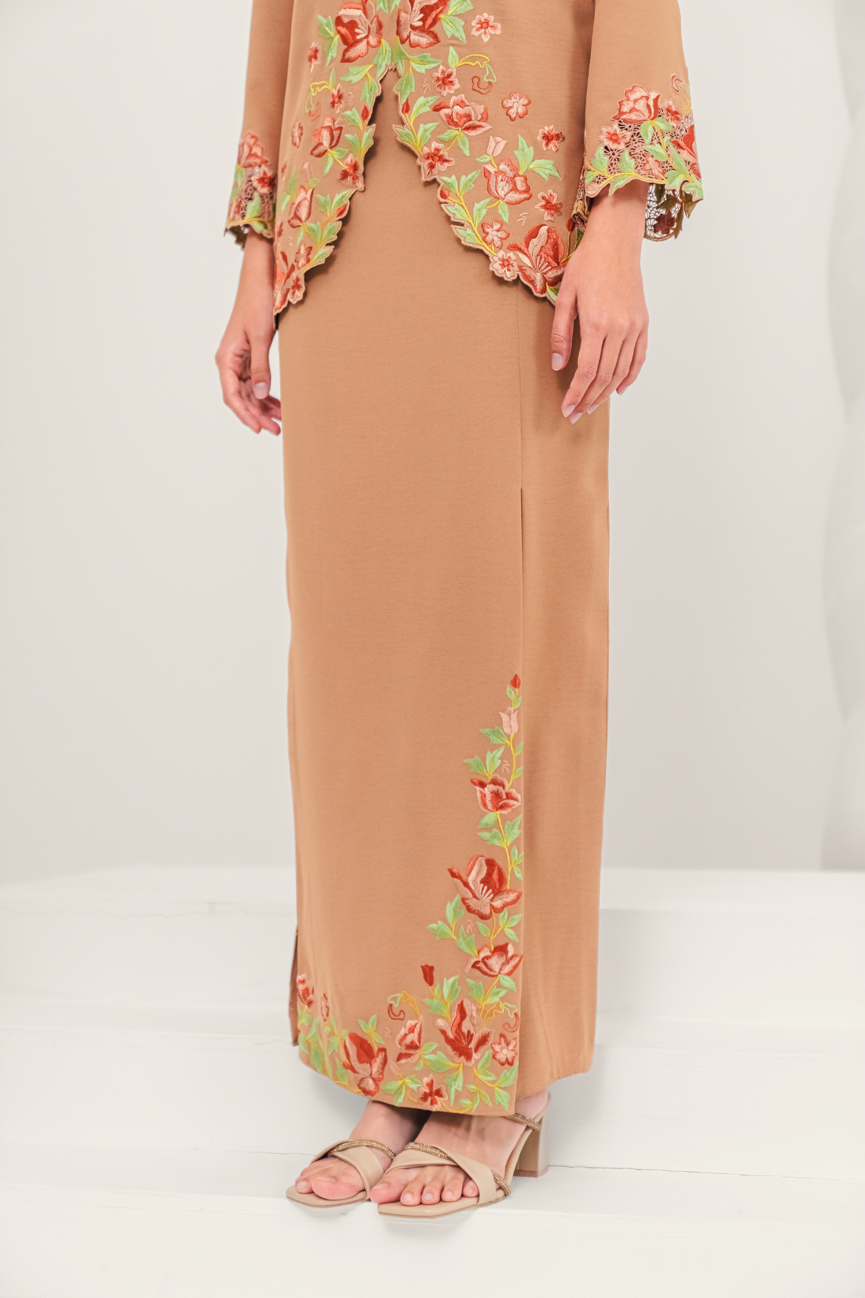 Murni Modern Kurung Summeraya in Almond Brown