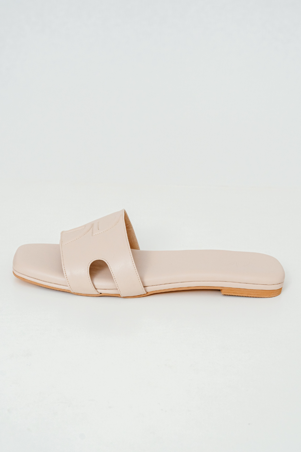 Ivy Sandals In Champagne