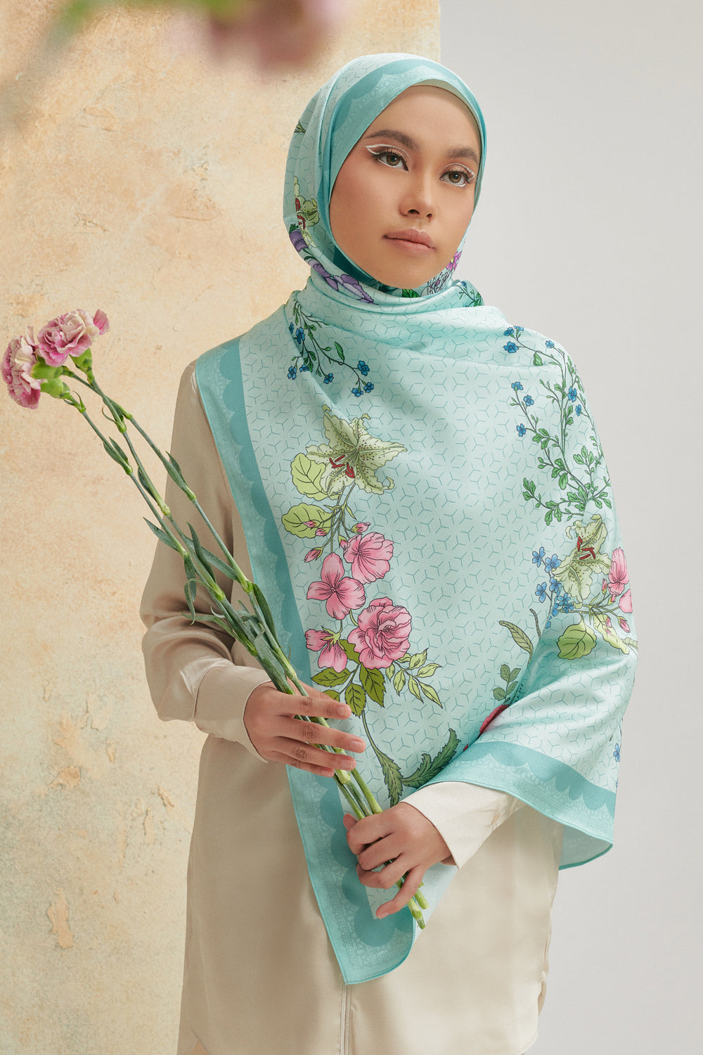 Inaya Shawl In Greeny