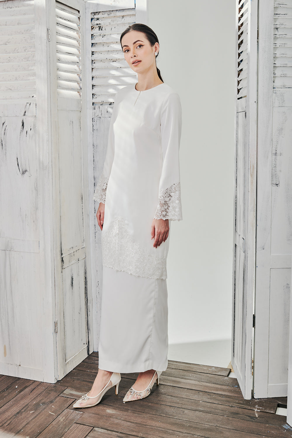 Janna Long Modern Kurung in Off White