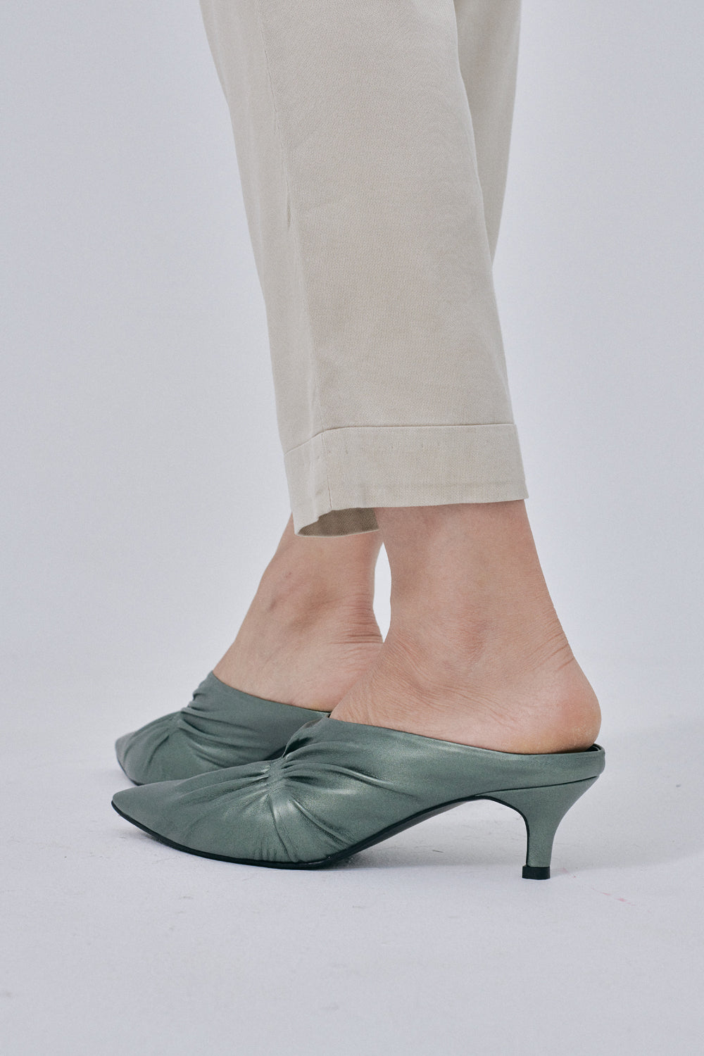 Moona Shoes in Deep Green