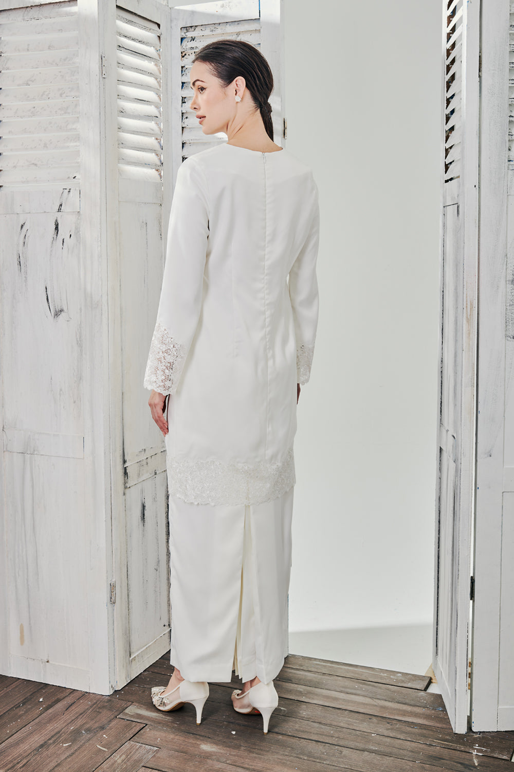 Janna Long Modern Kurung in Off White