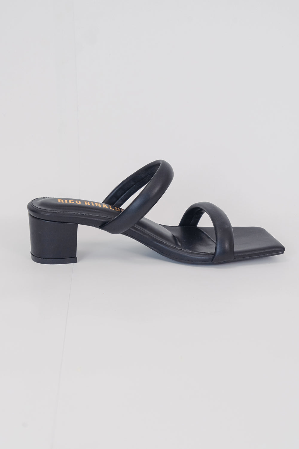 Seloka Heels in Black