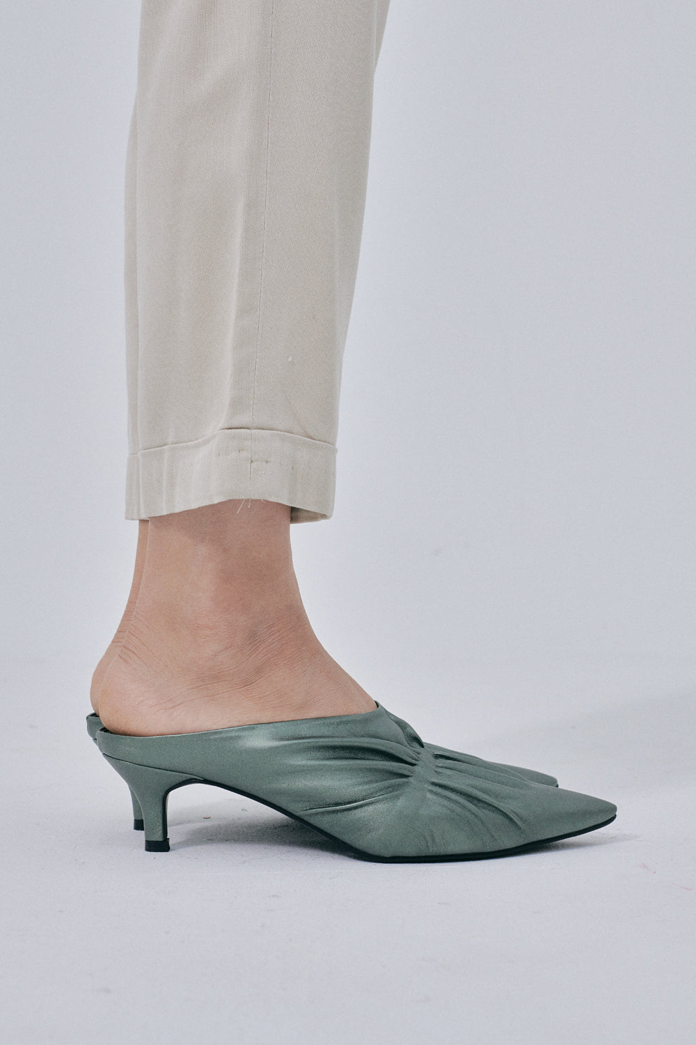 Moona Shoes in Deep Green