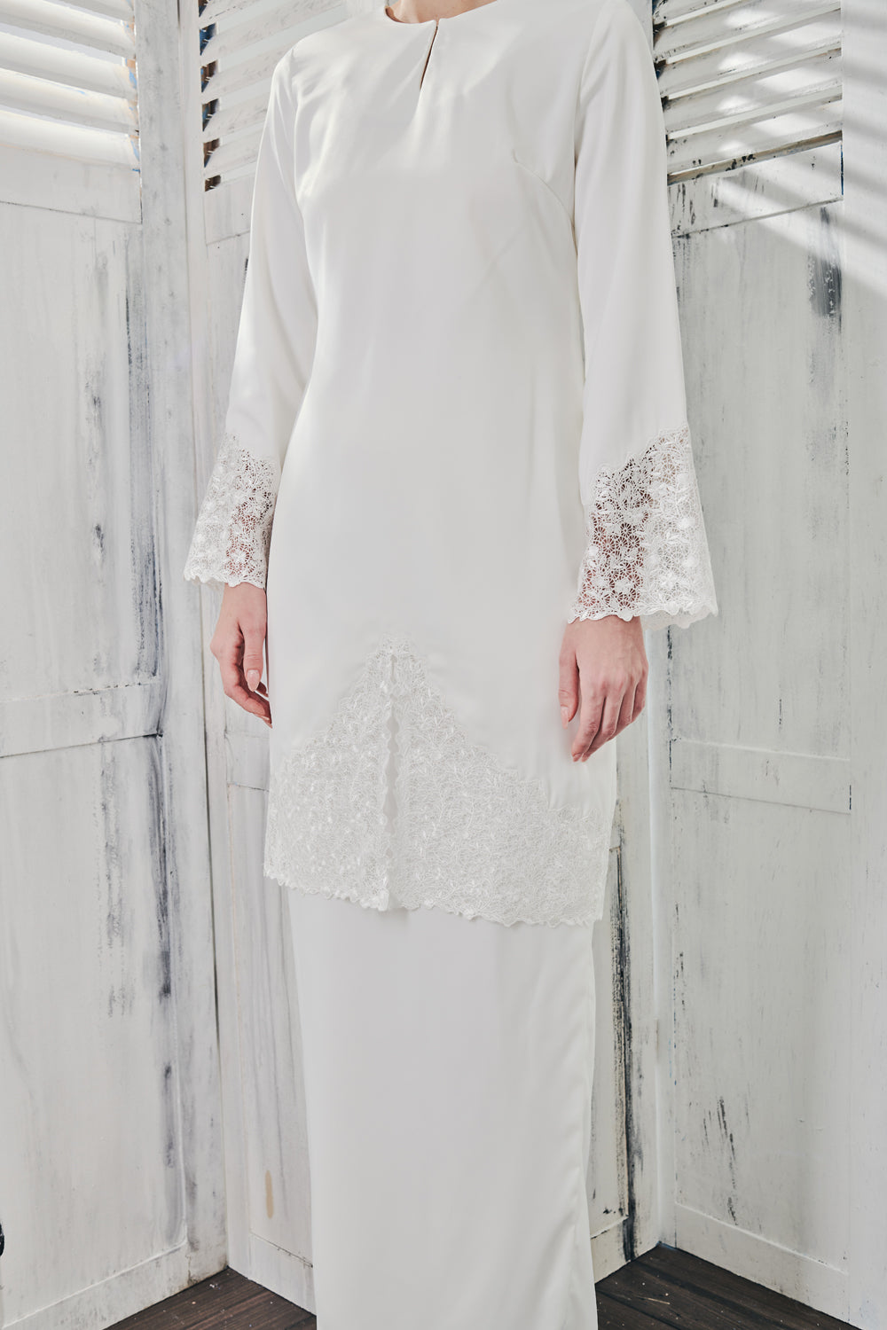 Janna Long Modern Kurung in Off White